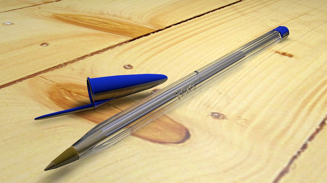 木壁 油性ボールペンの落書きを簡単にキレイに消す方法 Daisy Log